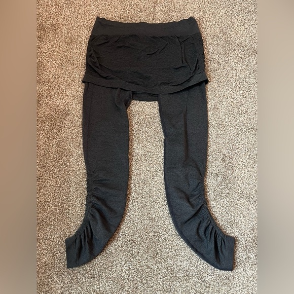 Athleta Yin-Yang 2 in 1 Tight Skirted Leggings Size Small - Picture 2 of 5